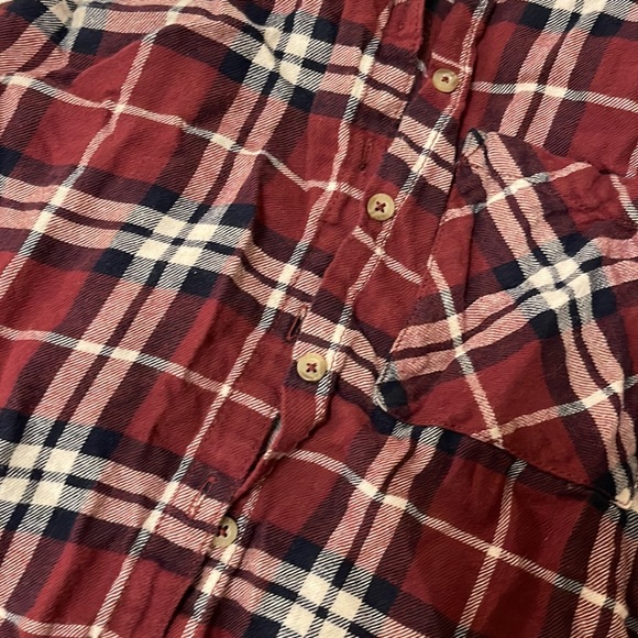 Sleeveless maroon plaid shirt - Picture 3 of 3